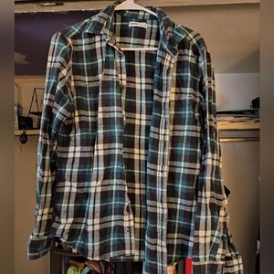3/20$*Womens size medium flannel long sleeve top by Sonoma